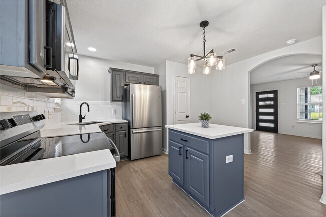 Building Photo - 16348 Ryan Guinn Way