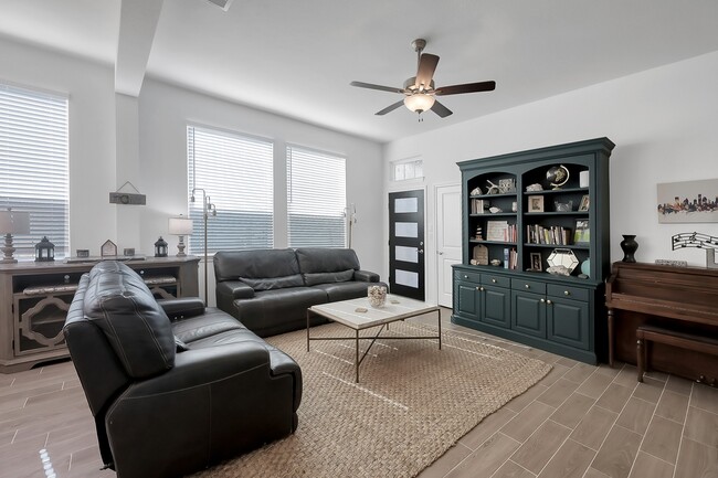 Building Photo - 212 Cider Gum Pl