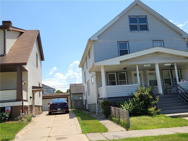 Primary Photo - 10118 Russell Ave