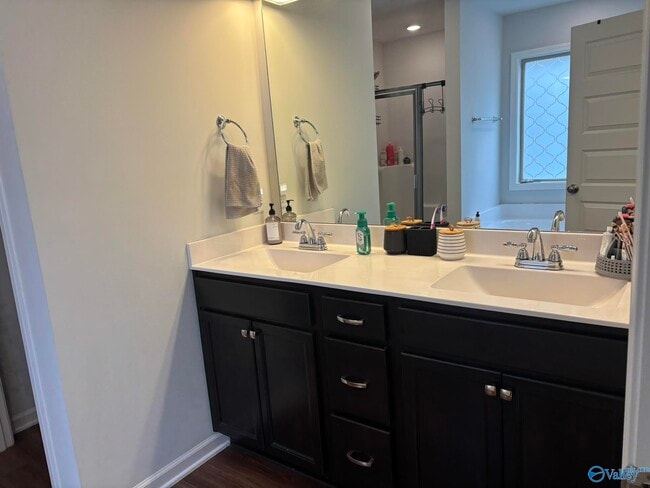 Building Photo - 227 Shubert Dr