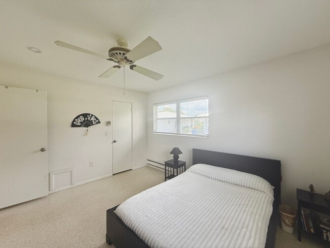 Building Photo - Water & Cable Included • 55+ Community - C...