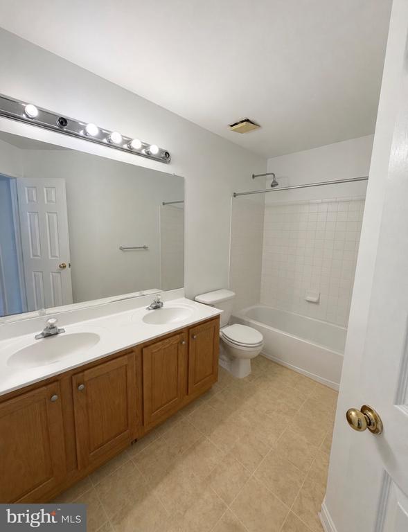 Building Photo - 13408 Vista Forest Dr