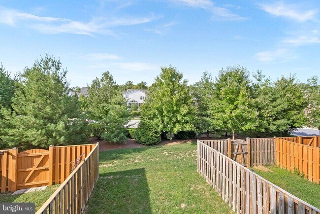 Building Photo - 207 Miles Hawk Terrace