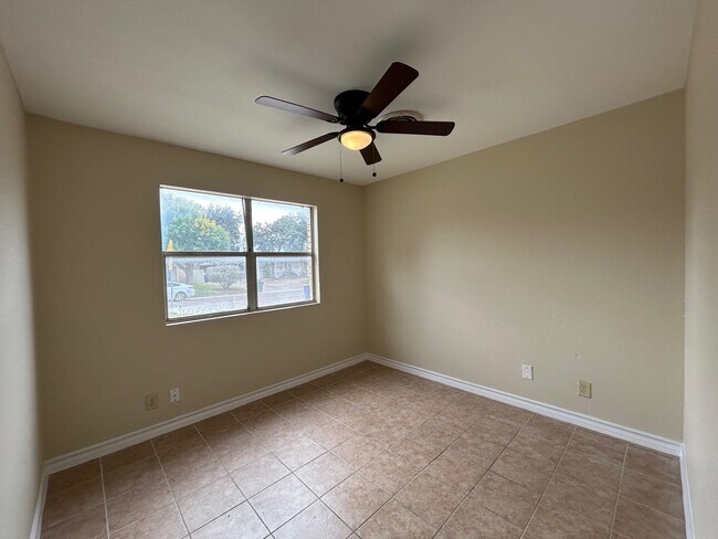 Building Photo - 1006 Laurel Dr