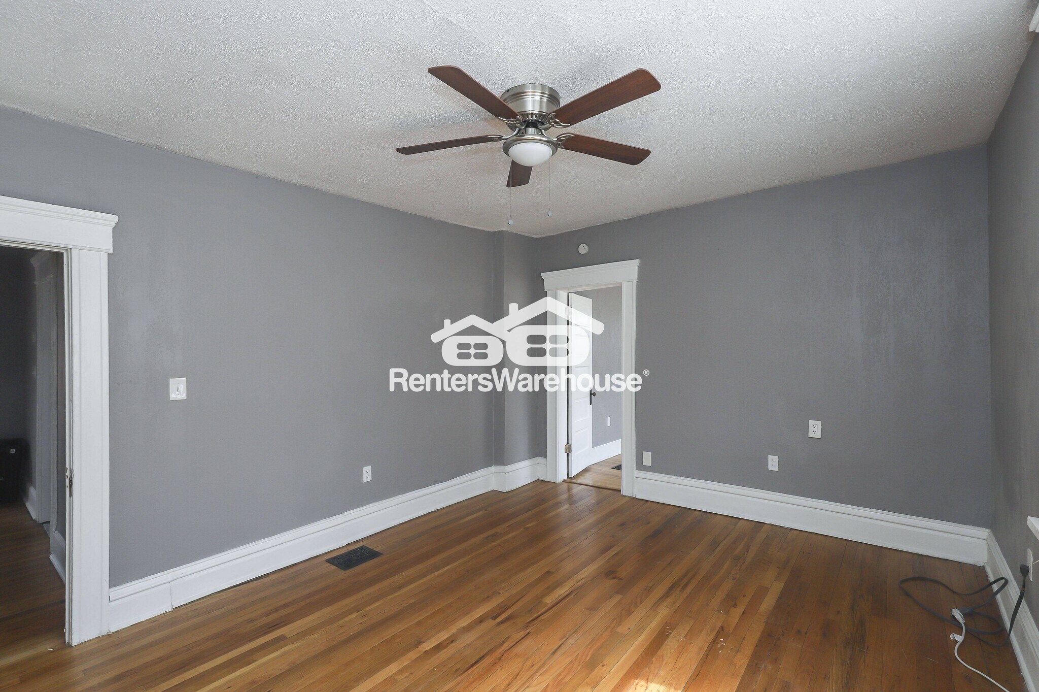 Building Photo - 4105 Oak St