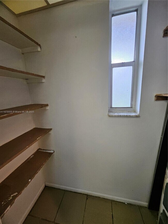 Building Photo - 7820 S Colony Cir