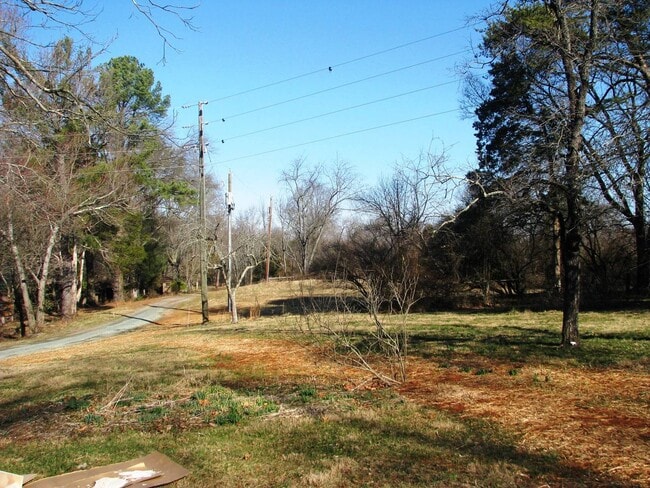 Building Photo - Foxhaven Farm Stonehouse!