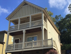 Building Photo - PRE-LEASING FOR AUGUST 2026!