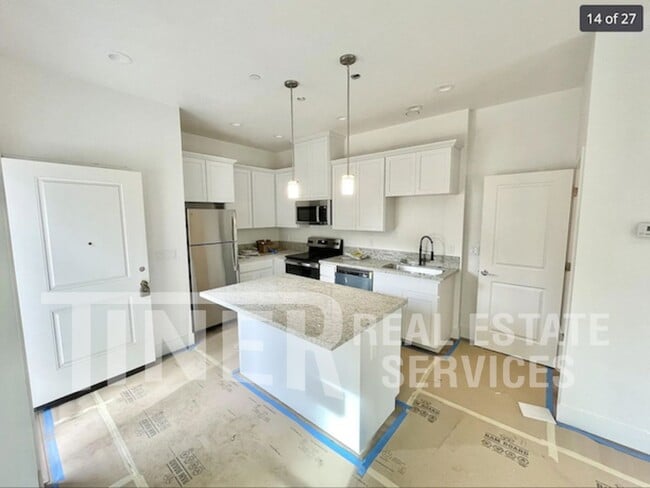 Building Photo - 1509 Eggplant Alley