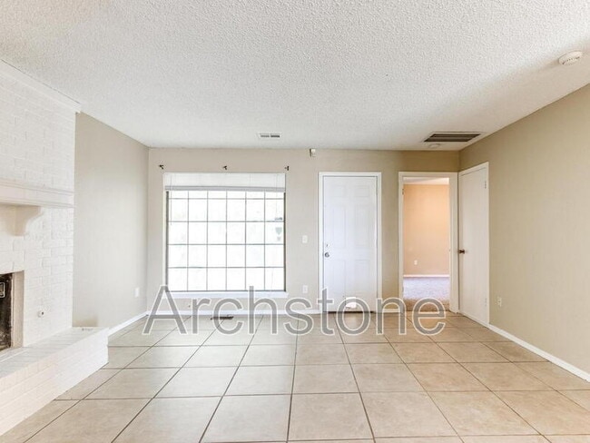 Building Photo - 6605 Lyrewood Ln