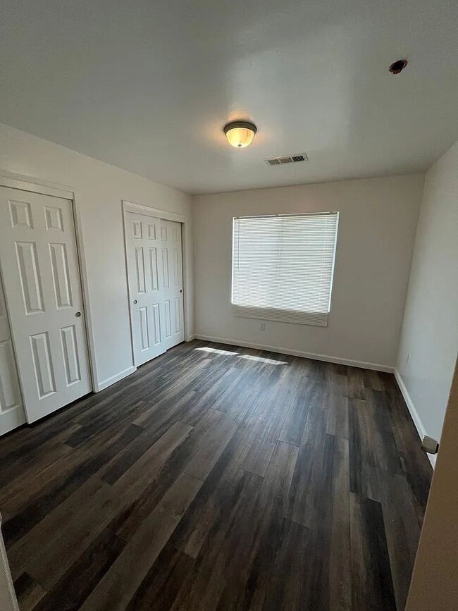 Building Photo - 761 W Santa Fe Ave