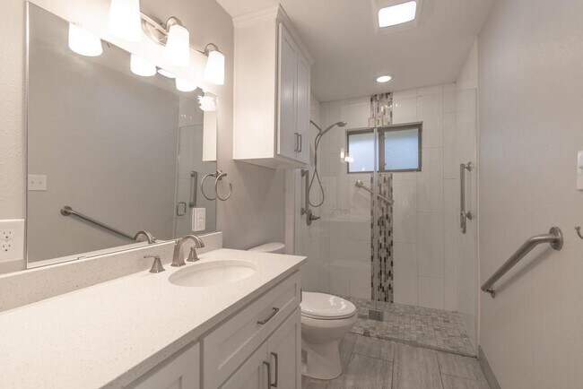 Building Photo - 11101 Froke Cedar Trail