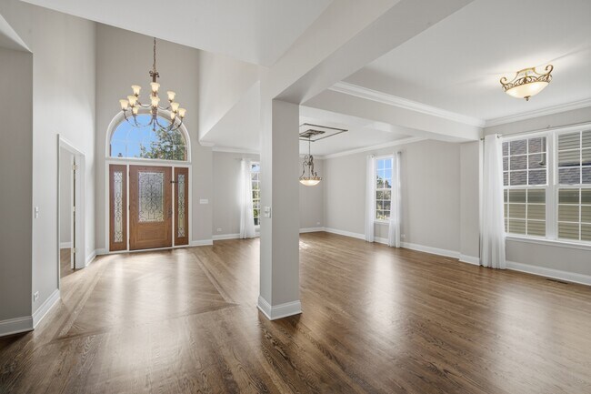 Building Photo - 5280 Burnham St