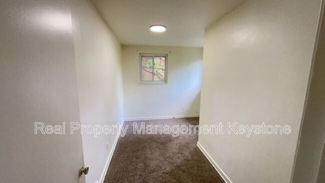 Building Photo - 2509 Farkas Pl