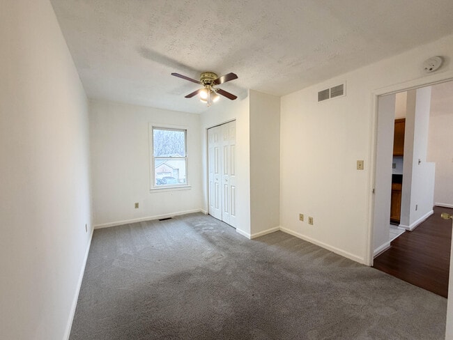 Building Photo - 352 Chase Pl