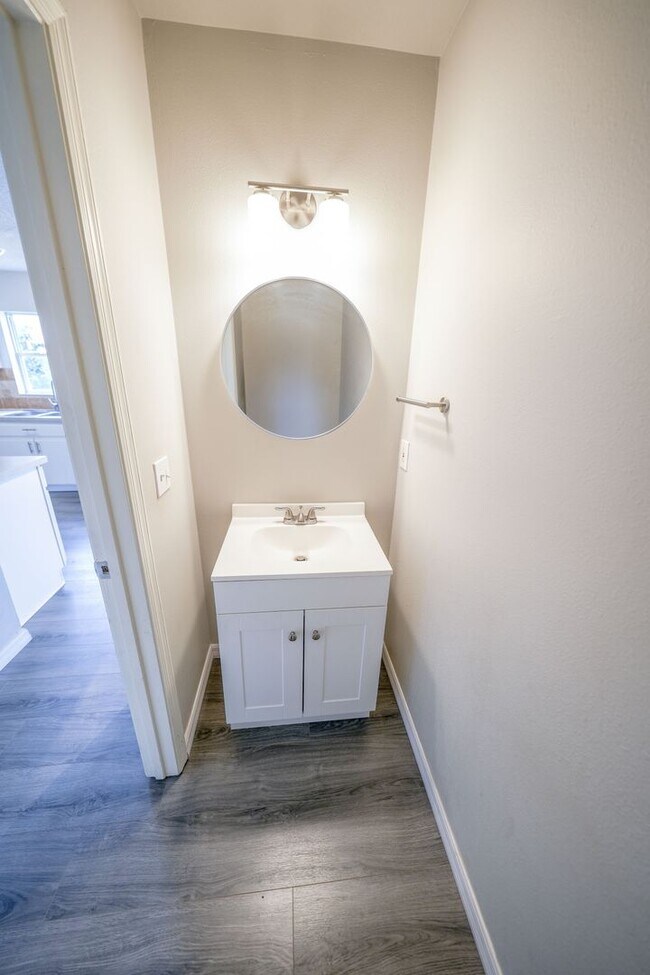 Building Photo - SPACIOUS 4 BEDROOM 2.5 BATH TWO STORY CLERMONT HOME