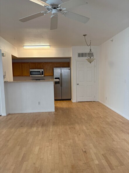 Building Photo - 14359 E Grand Dr