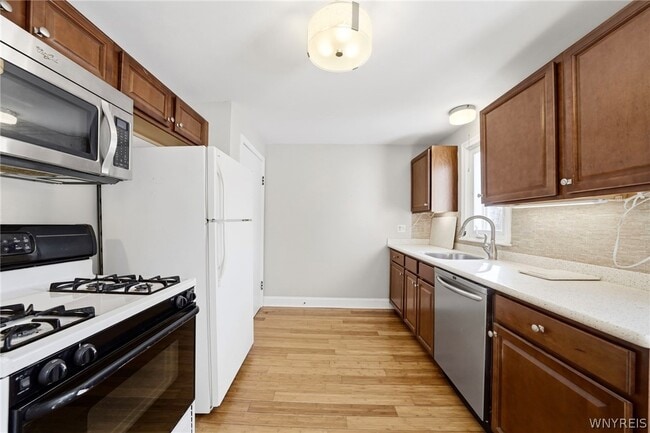 Building Photo - 38 Harvest Ave