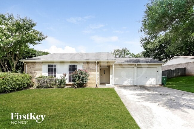 Building Photo - 5614 Sarasota Dr