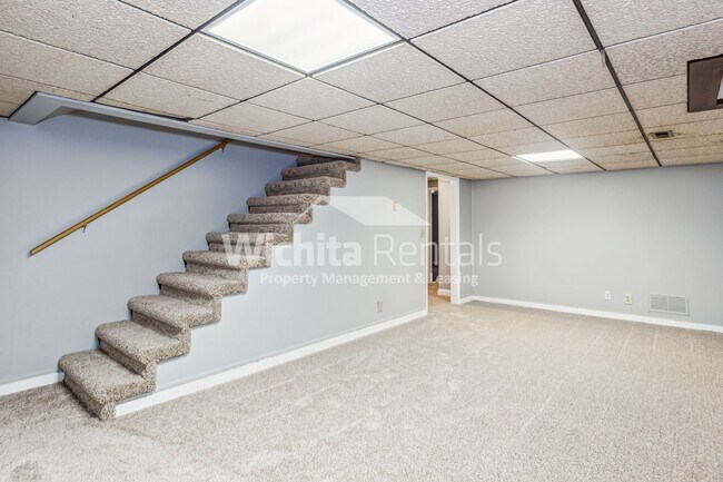 Building Photo - Indian hills duplex!