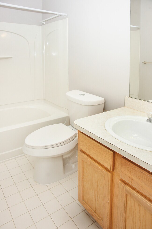 Building Photo - 42635 Park Cresent Dr