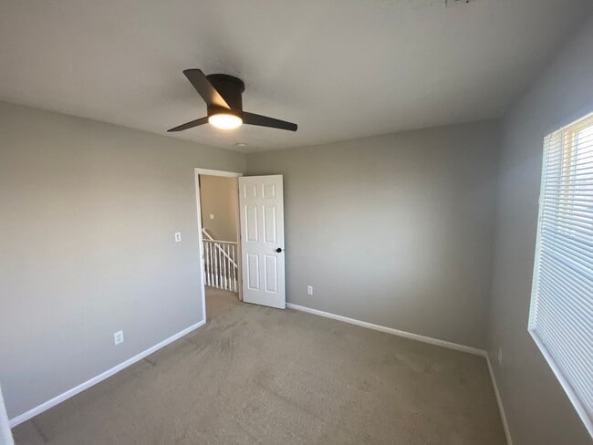 Building Photo - Single Family home - 2 story