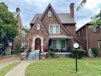 Building Photo - 17512 Roselawn St