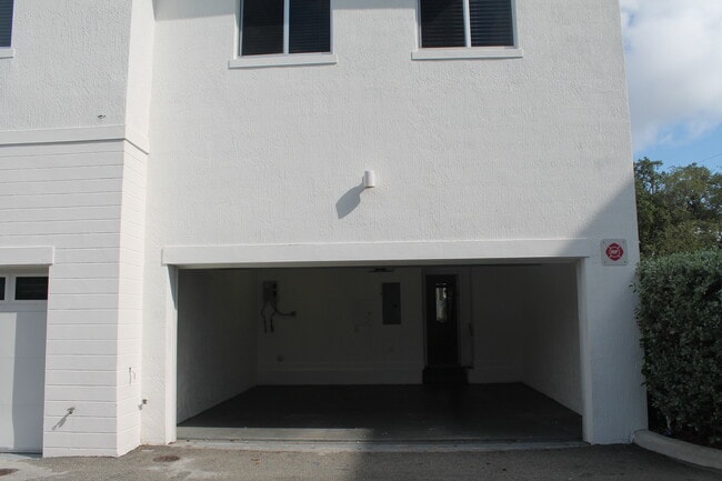 Building Photo - 2630 NE 213th St