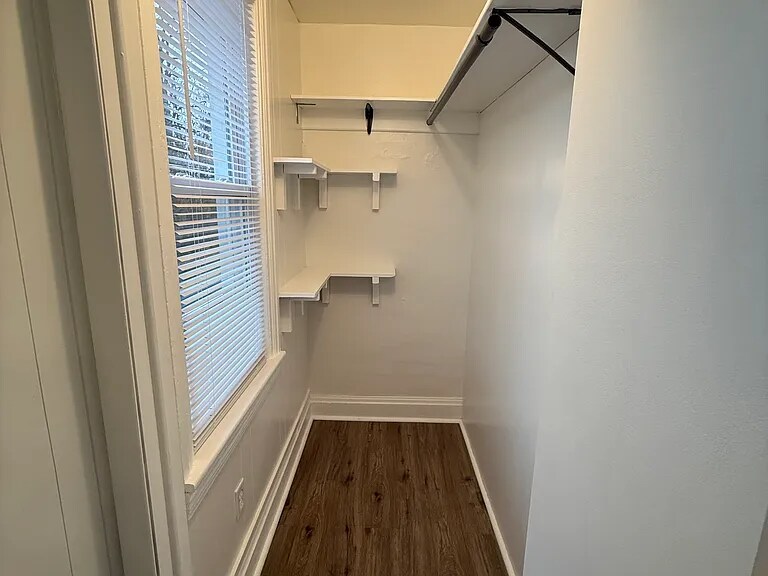 Building Photo - 31 N Park Ave