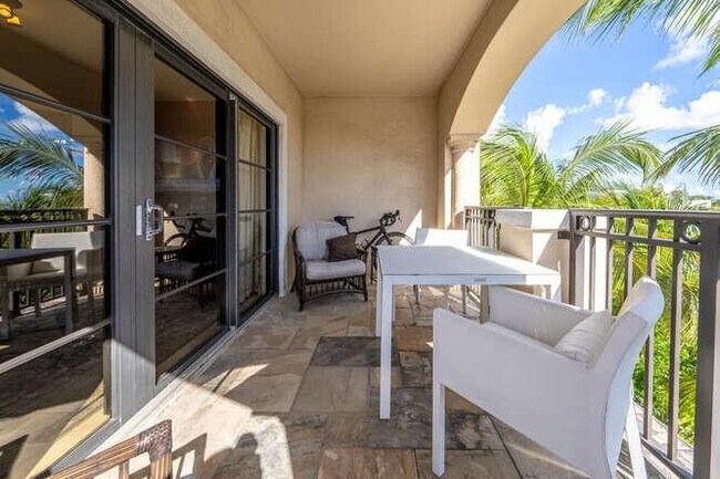 Building Photo - 2401 N Ocean Blvd