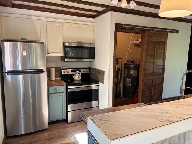 Building Photo - 8955 106th Ave