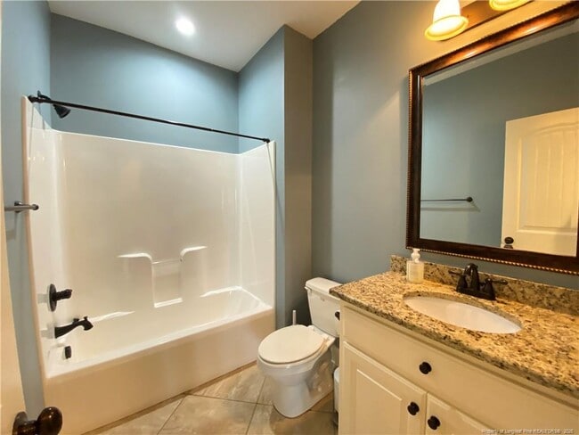 Building Photo - 484 Crown Point