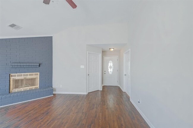 Building Photo - 16938 Enchanted Cir E