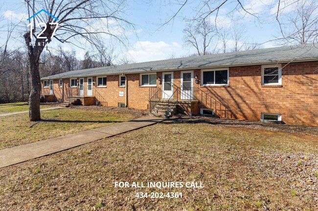 Building Photo - Comfortable & Convenient 1-Bedroom Apartment in Prime Lynchburg Location!