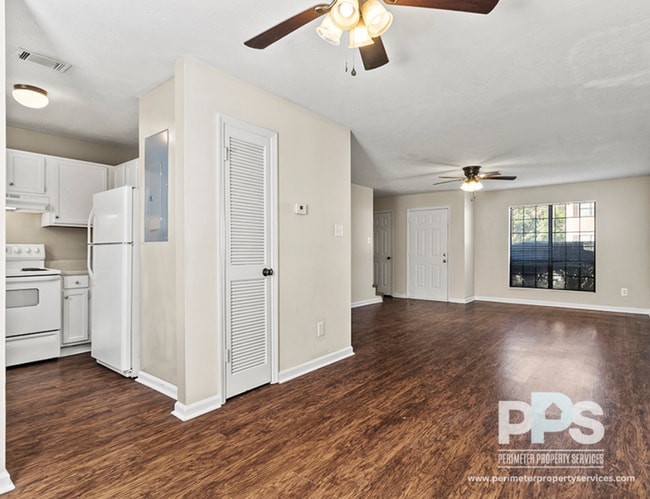 Building Photo - Peachtree Crossings Apartments