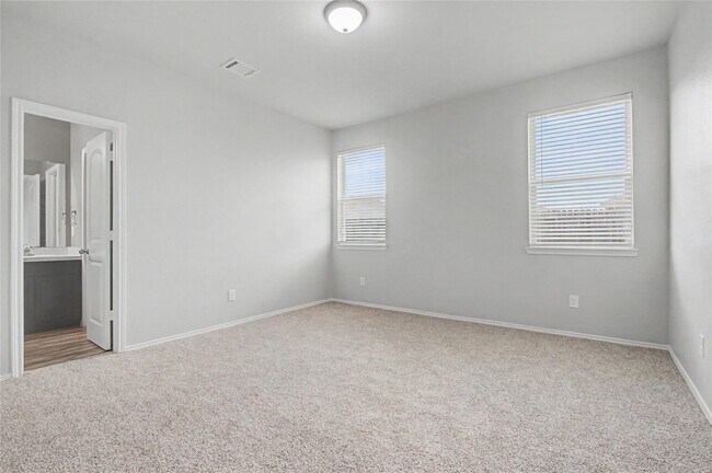 Building Photo - 20926 Corisande St