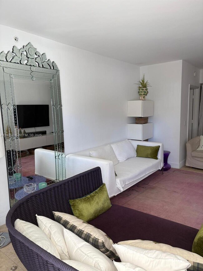 Building Photo - 4779 Collins Ave