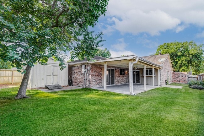 Building Photo - 22219 Elsinore Dr