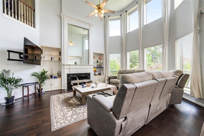 Building Photo - 5911 Canyon Brook Ct