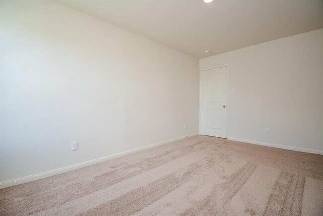 Building Photo - 545 Amberwood Pk Dr