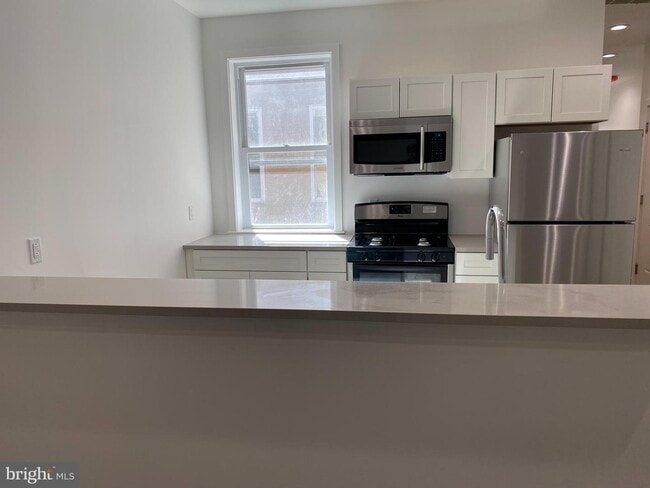 Building Photo - 528 N 34th St