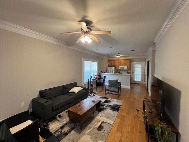 Building Photo - One Bedroom for Rent (Tenant Placement) in 4BR Home – Ensuite Bath | $800