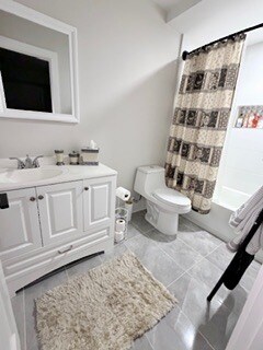 Building Photo - 824 18th St NE