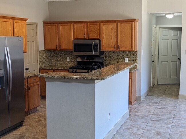 Kitchen - 2309 Acorn Bend