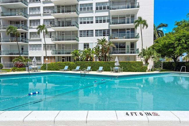 Building Photo - 1408 Brickell Bay Dr