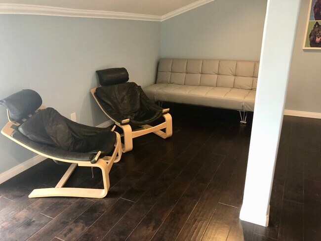 Building Photo - 555 Esplanade