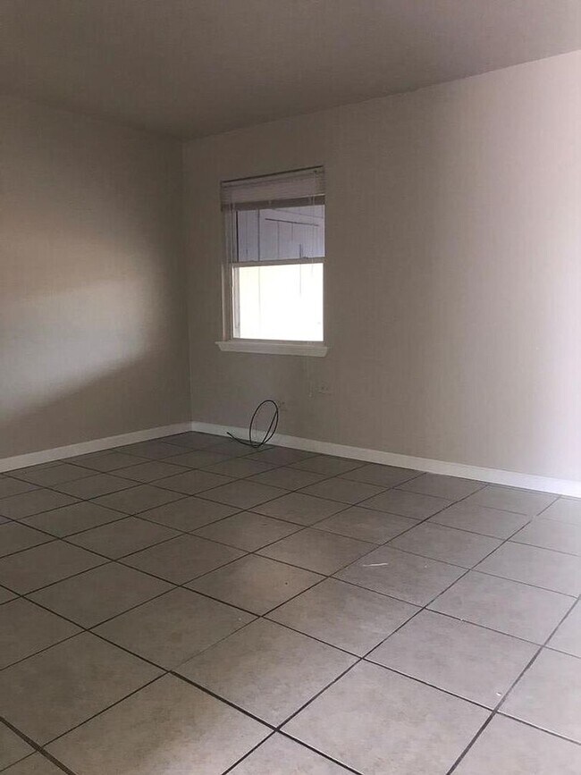 Building Photo - 79762