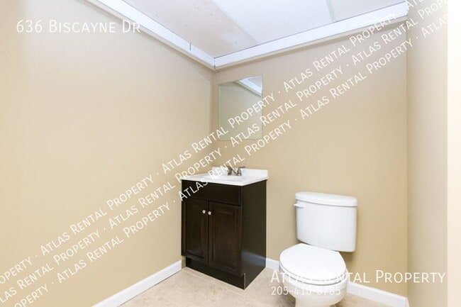 Building Photo - 636 Biscayne Dr