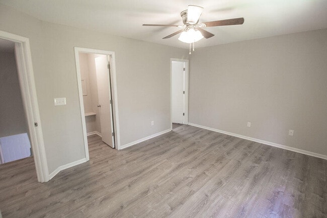 Building Photo - 1425 Greensboro Dr