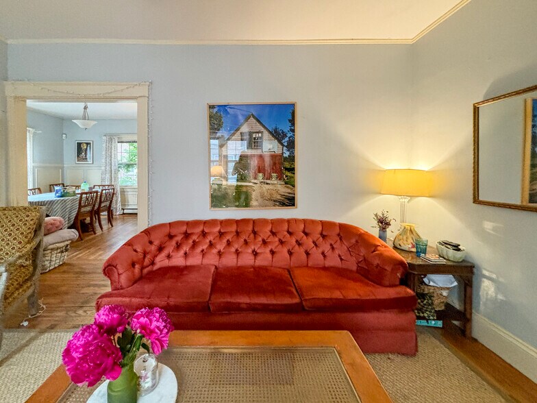 Living Room - 7 Austin Park